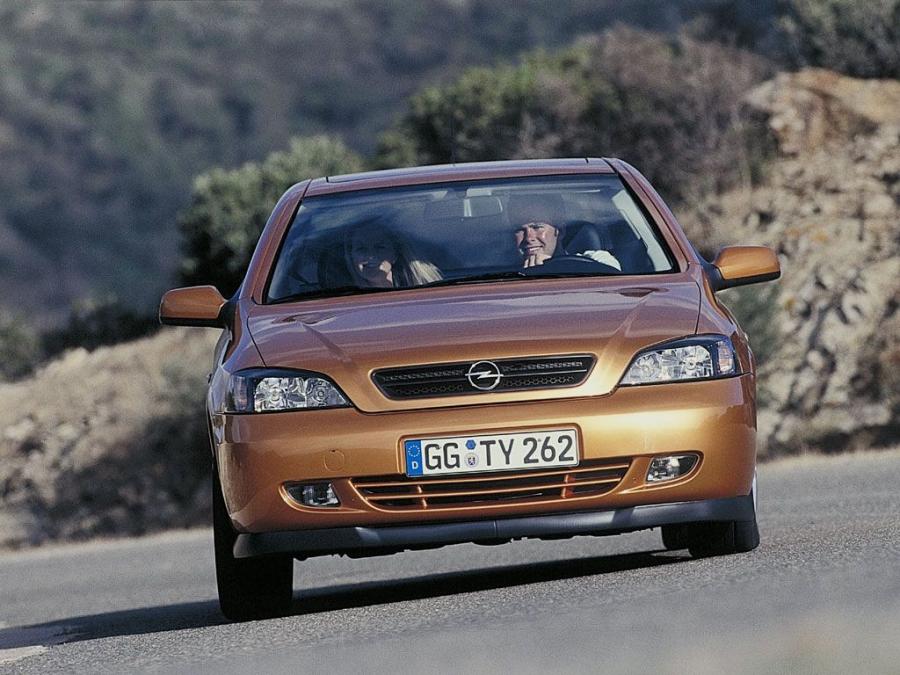  Opel Astra Coupe (G) 2000 года  (фото 41 из 42)